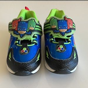 PJ MASKS: Light Up Shoes (9T)